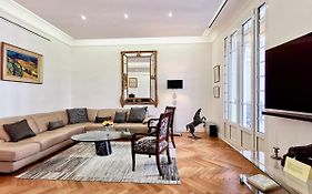 Luxury Baquis